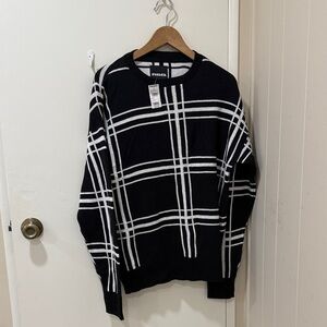Tilly's Black and White Checkered Crewneck Sweater
